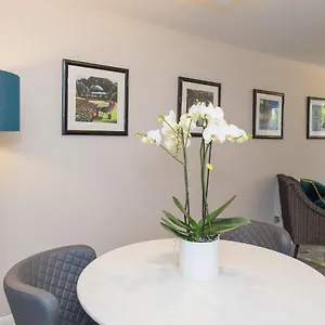  Apartment The Mews, York Place By Serviced United Kingdom