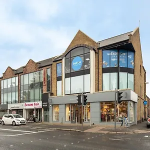  Apartment Marlborough On Lisburn Road By Lesley United Kingdom